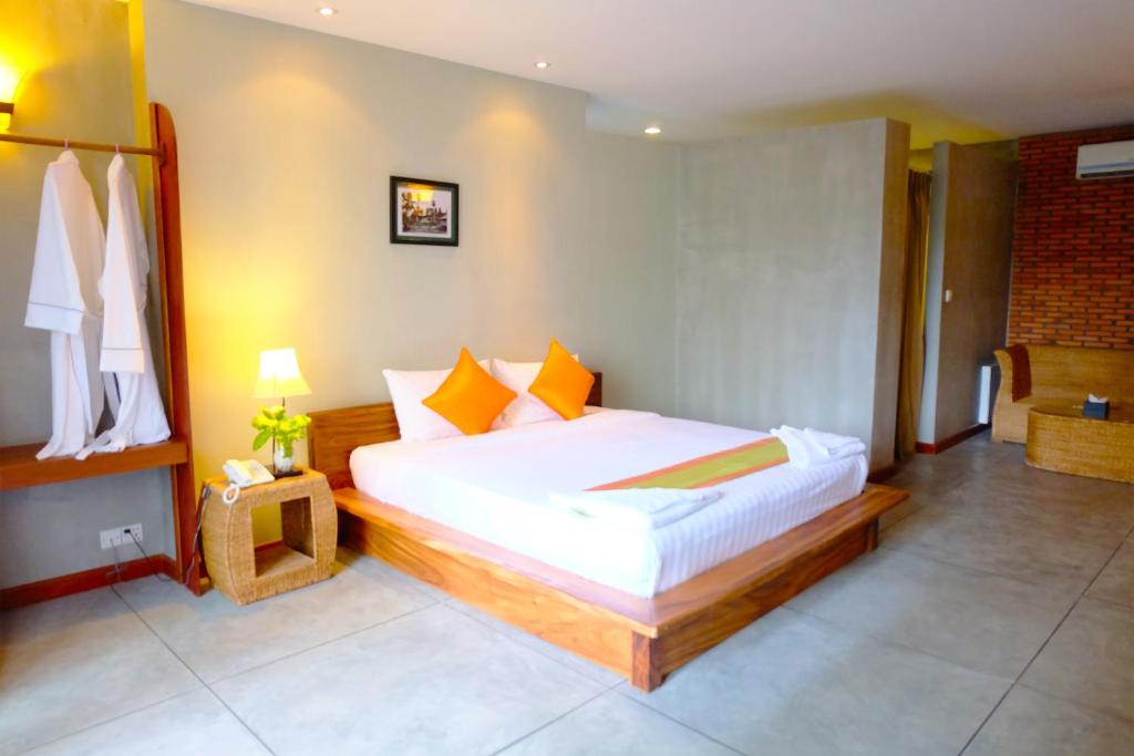 media/images/country-pages/cambodia/phnom-penh-nearby/basecamps/comfort-basecamp-at-saravoan-royal-palace-hotel/comfort-basecamp-at-saravoan-royal-palace-hotel-1/2789806-1-eng-GB/comfort-basecamp-at-saravoan-royal-palace-hotel-1.jpg