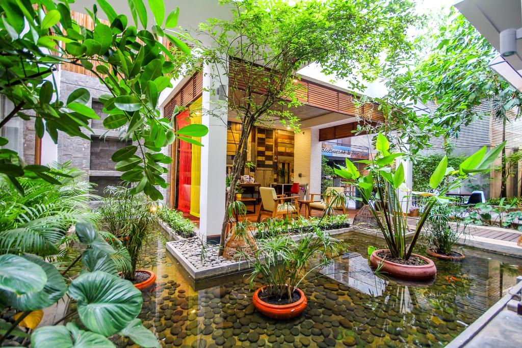 media/images/country-pages/cambodia/phnom-penh-nearby/basecamps/comfort-basecamp-at-saravoan-royal-palace-hotel/comfort-basecamp-at-saravoan-royal-palace-hotel-3/2789830-1-eng-GB/comfort-basecamp-at-saravoan-royal-palace-hotel-3.jpg