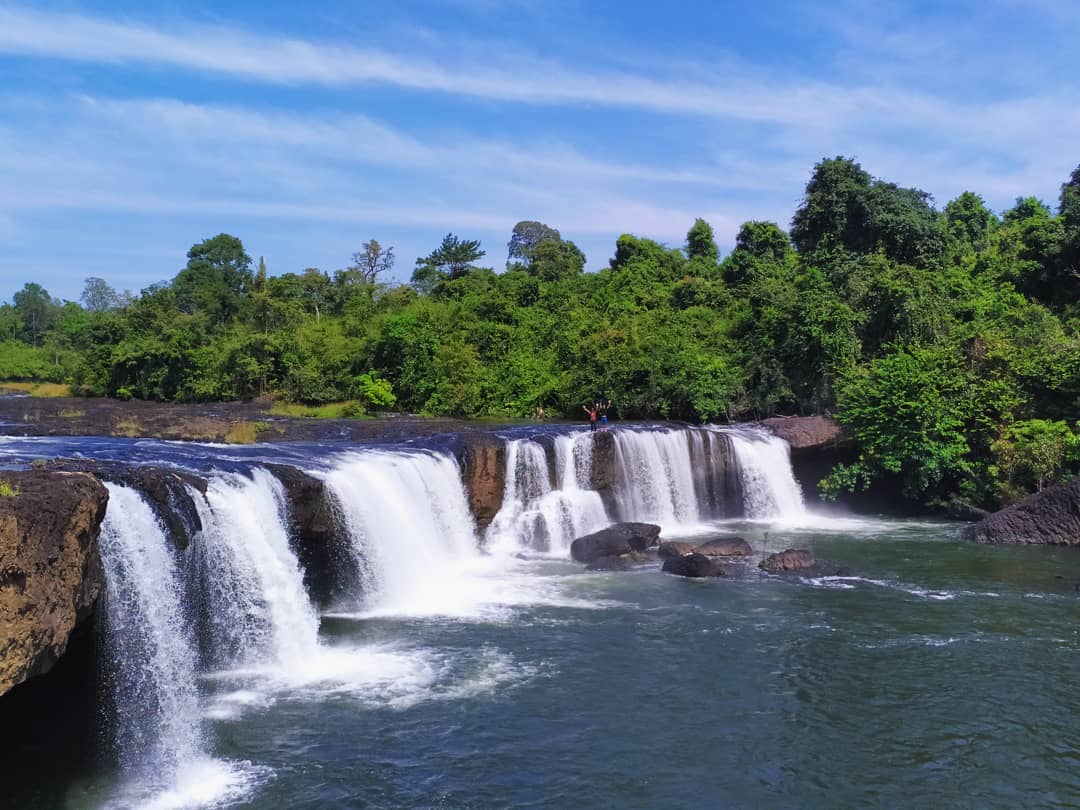 media/images/country-pages/cambodia/phnom-penh-nearby/trips/backpacker-cardamom-mountains-trek/waterfalls/2957439-1-eng-GB/waterfalls.jpg
