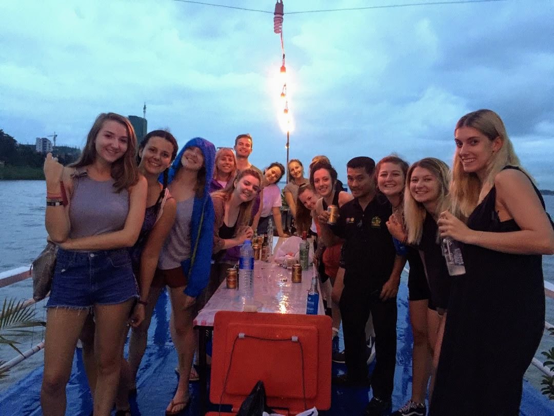 media/images/country-pages/cambodia/phnom-penh-nearby/trips/phnom-penh-sunset-cruise-on-the-mekong-half-day/phnom-penh-sunset-cruise-on-the-mekong-half-day-1/2789614-1-eng-GB/phnom-penh-sunset-cruise-on-the-mekong-half-day-1.jpg