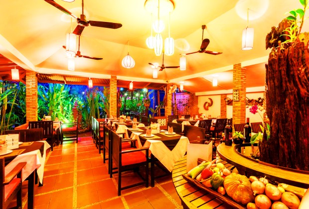 media/images/country-pages/cambodia/siem-reap-nearby/basecamps/family-basecamp-a-la-niche-d-angkor-hotel/restaurant/3426881-1-eng-GB/restaurant.jpg