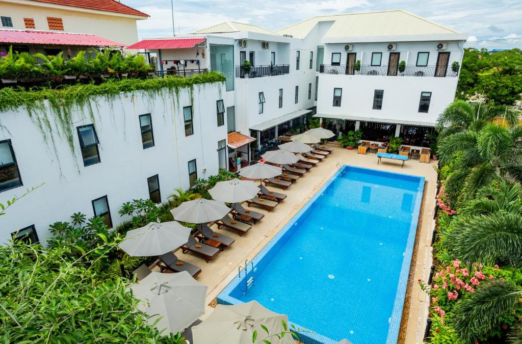 media/images/country-pages/cambodia/siem-reap-nearby/connect-stays/backpacker-siem-reap-to-ho-chi-minh-connect-and-stay/onederz-kampot-overview/4336468-1-eng-GB/onederz-kampot-overview.jpg