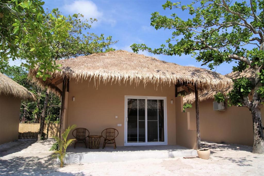 media/images/country-pages/cambodia/siem-reap-nearby/connect-stays/comfort-siem-reap-to-ho-chi-minh-connect-and-stay/beachwalk-koh-rong-garden-view-bungalow-2/4336564-1-eng-GB/beachwalk-koh-rong-garden-view-bungalow-2.jpg