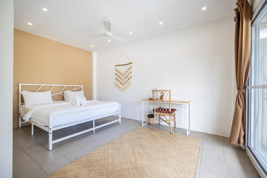 media/images/country-pages/cambodia/siem-reap-nearby/connect-stays/comfort-siem-reap-to-ho-chi-minh-connect-and-stay/beachwalk-koh-rong-garden-view-bungalow/4336558-1-eng-GB/beachwalk-koh-rong-garden-view-bungalow.jpg