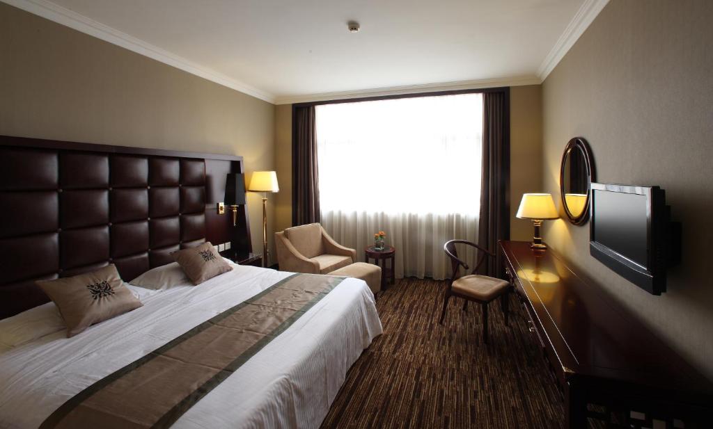 media/images/country-pages/china/beijing-and-nearby/basecamps/comfort-basecamp-at-jianguo-hotel-qianmen-beijing/comfort-basecamp-at-jianguo-hotel-qianmen-beijing-3/4166849-1-eng-GB/comfort-basecamp-at-jianguo-hotel-qianmen-beijing-3.jpg