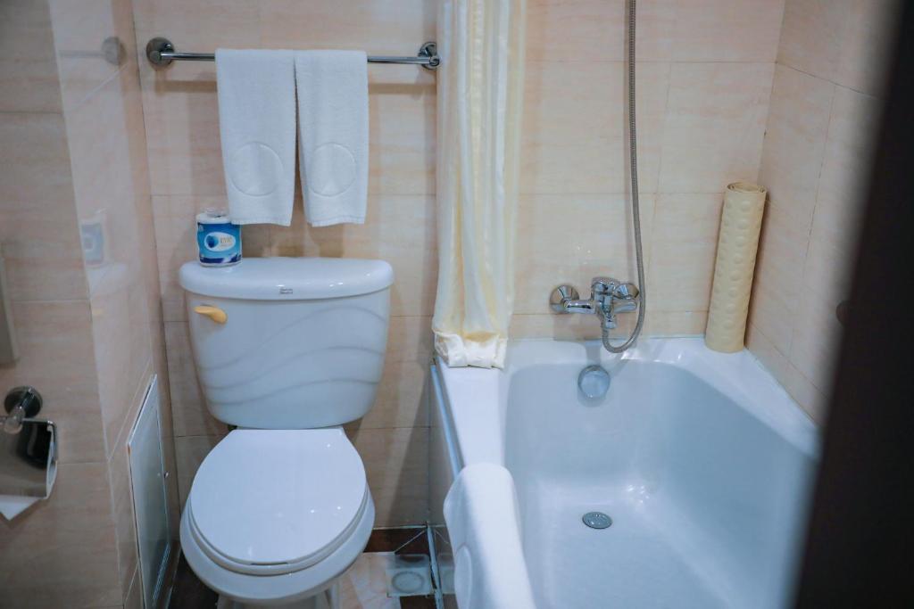 media/images/country-pages/china/beijing-and-nearby/basecamps/comfort-basecamp-at-jianguo-hotel-qianmen-beijing/comfort-basecamp-at-jianguo-hotel-qianmen-beijing-6/4166867-1-eng-GB/comfort-basecamp-at-jianguo-hotel-qianmen-beijing-6.jpg