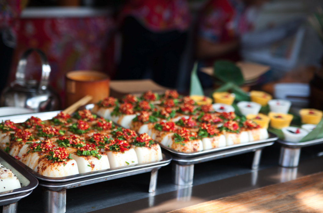 media/images/country-pages/china/beijing-and-nearby/trips/chengdu-night-bites-and-delights/chengdu-night-bites-and-delights-2/3459678-1-eng-GB/chengdu-night-bites-and-delights-2.png
