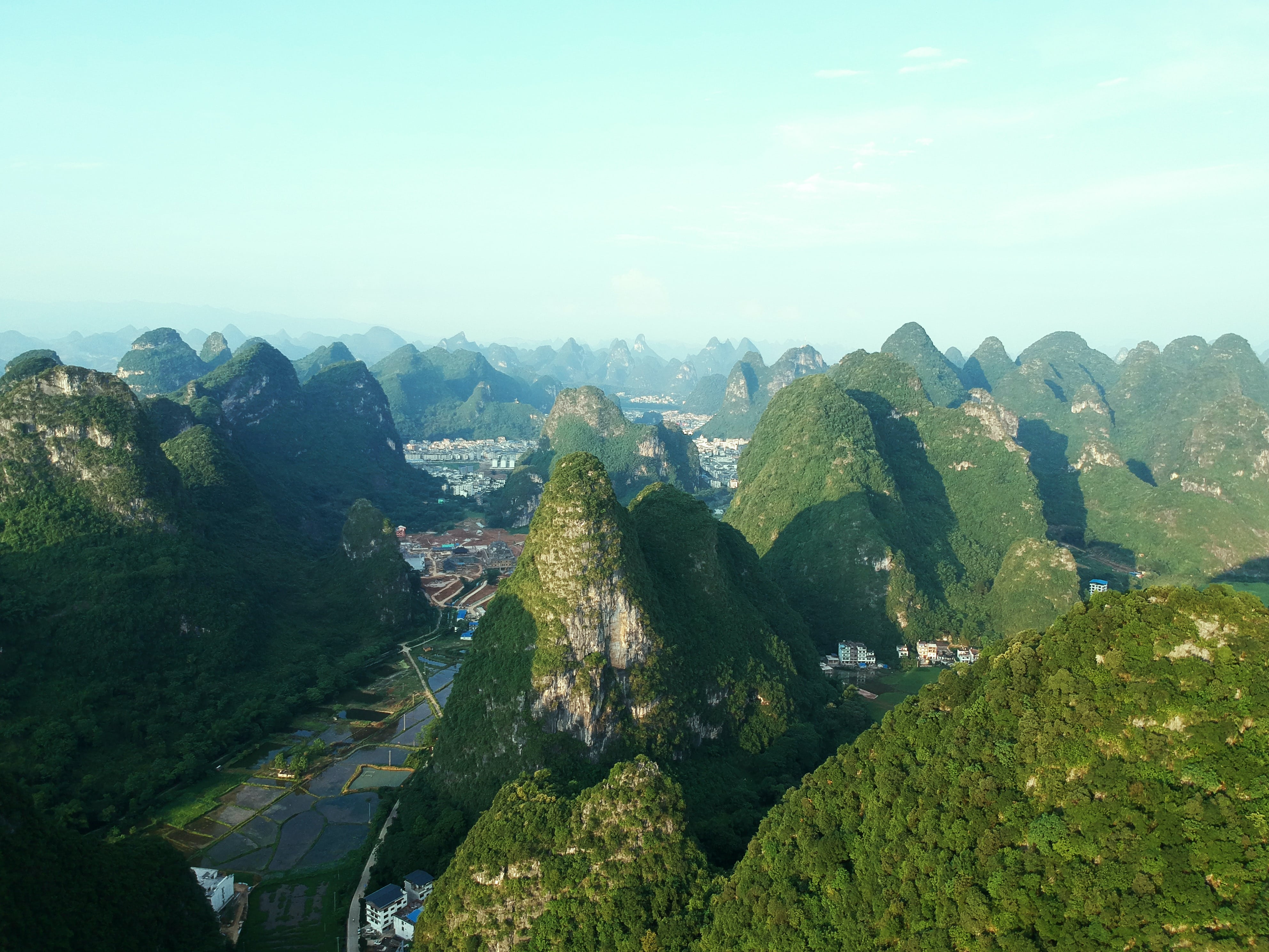 media/images/country-pages/china/guangxi-and-guizhou/trips/guilin-to-yangshuo-by-motorized-raft/guilin-to-yangshuo-by-motorized-raft-6/3443412-1-eng-GB/guilin-to-yangshuo-by-motorized-raft-6.jpg