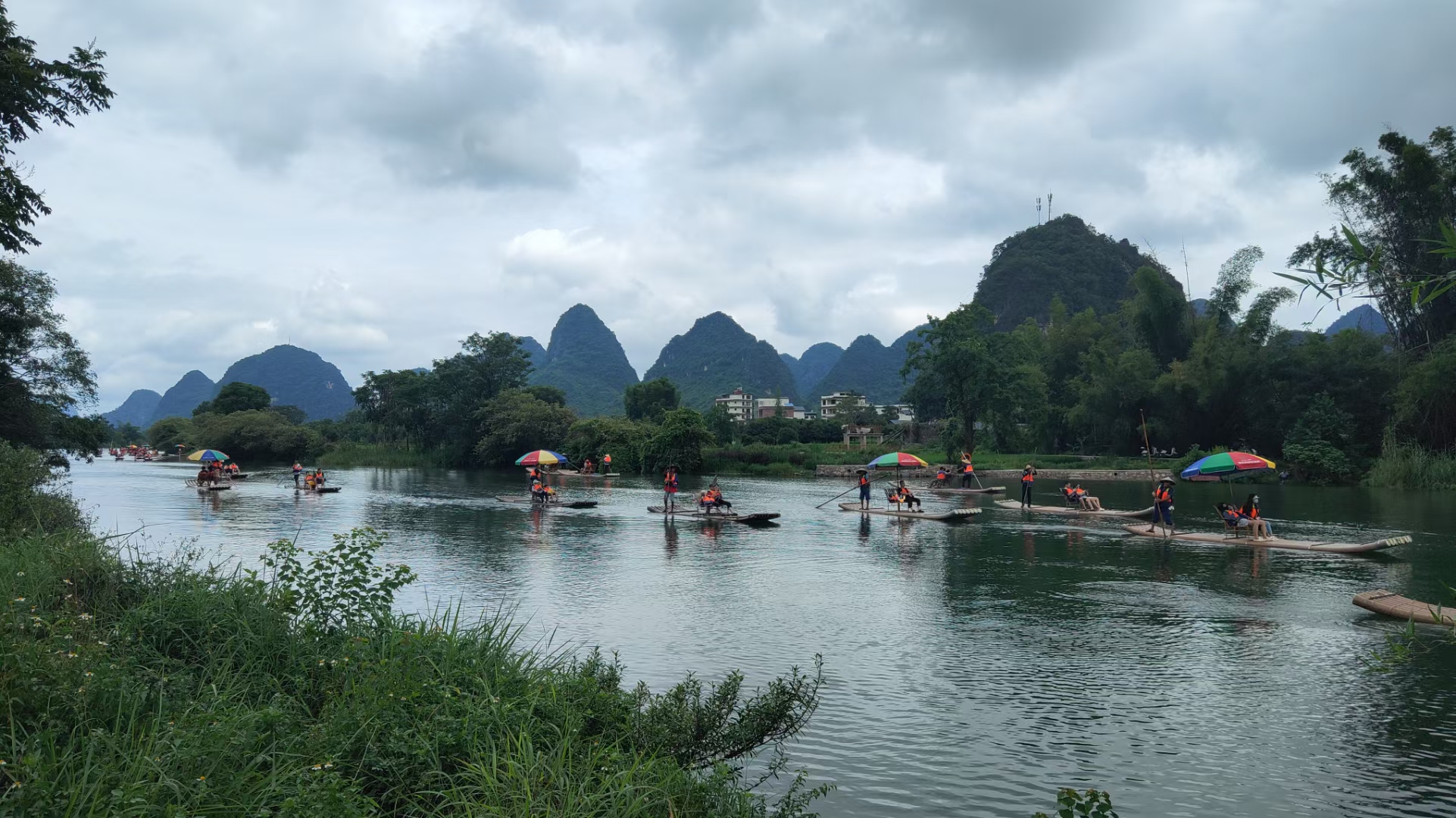 media/images/country-pages/china/guangxi-and-guizhou/trips/yangshuo-rural-rhythms-waterside-wonders-by-e-scooter/yangshuo-rural-rhythms-waterside-wonders-by-e-scooter-4/3462961-1-eng-GB/yangshuo-rural-rhythms-waterside-wonders-by-e-scooter-4.jpg