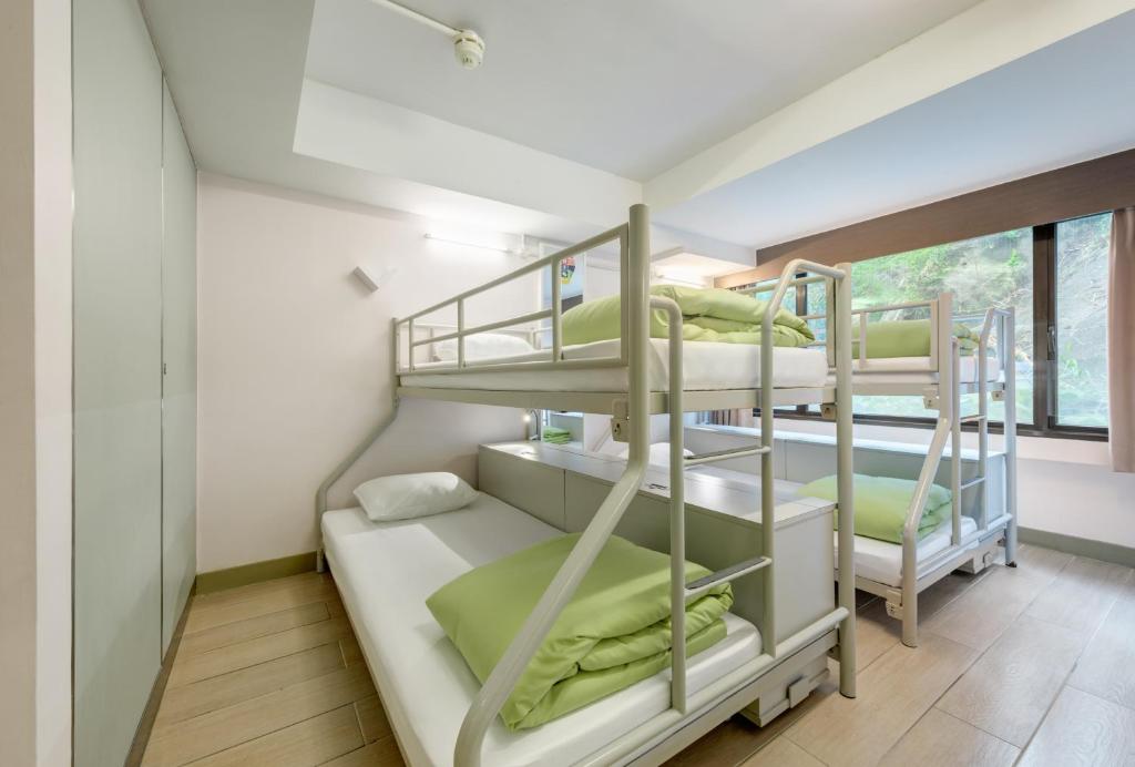 media/images/country-pages/china/hong-kong-and-macau/basecamps/backpacker-basecamp-at-yha-mei-ho-house-youth-hostel/backpacker-basecamp-at-yha-mei-ho-house-youth-hostel-7/3406118-1-eng-GB/backpacker-basecamp-at-yha-mei-ho-house-youth-hostel-7.jpg