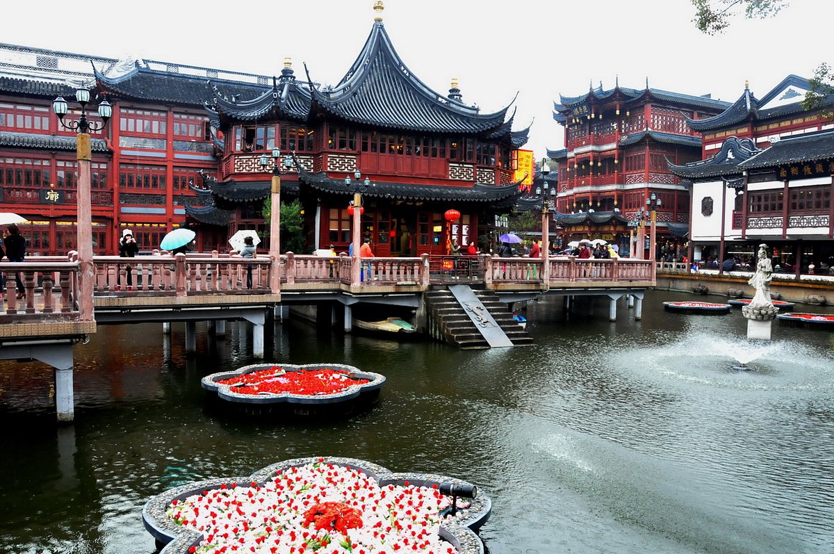 media/images/country-pages/china/shanghai-and-nearby/trips/shanghai-and-around-visa-free-explorer/shanghai-and-around-visa-free-explorer-5/3850719-1-eng-GB/shanghai-and-around-visa-free-explorer-5.jpg