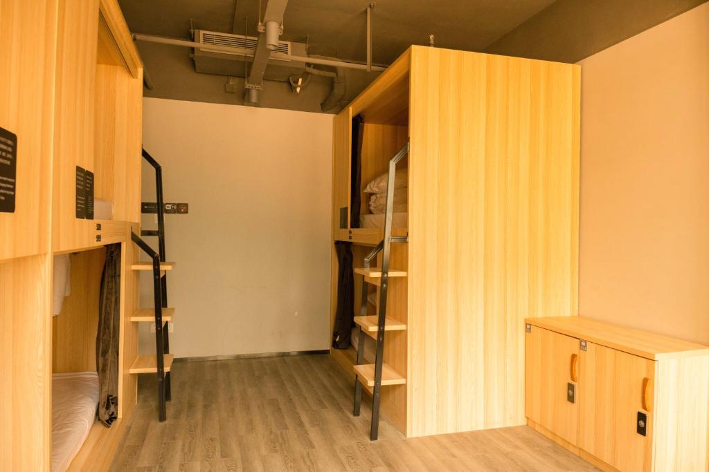 media/images/country-pages/china/sichuan-and-chongqing/basecamps/backpacker-basecamp-at-chengdu-desti-youth-park/backpacker-basecamp-at-chengdu-desti-youth-park-hostel-15/3404250-1-eng-GB/backpacker-basecamp-at-chengdu-desti-youth-park-hostel-15.jpg
