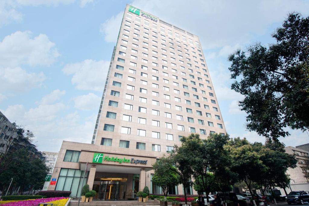 media/images/country-pages/china/sichuan-and-chongqing/basecamps/comfort-basecamp-at-holiday-inn-express-gulou-chengdu/comfort-basecamp-at-holiday-inn-express-gulou-chengdu-9/3407781-1-eng-GB/comfort-basecamp-at-holiday-inn-express-gulou-chengdu-9.jpg
