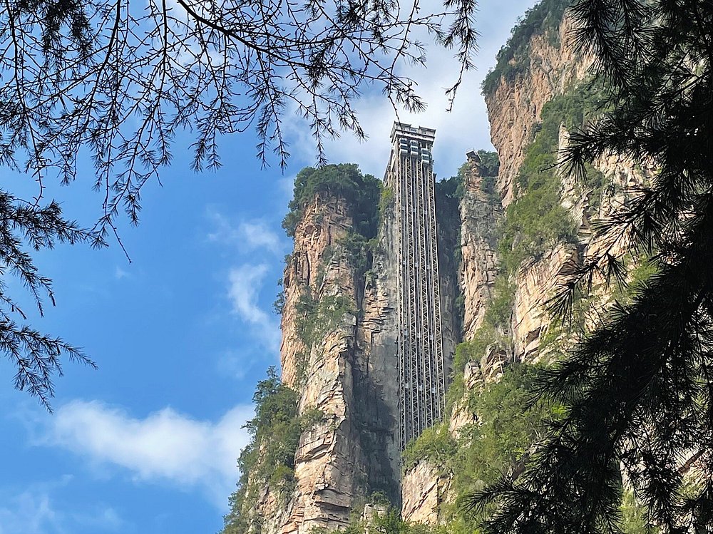 media/images/country-pages/china/the-yangzi-basin/trips/backpacker-zhangjiajie-forest-park/backpacker-zhangjiajie-forest-park-13/3921456-1-eng-GB/backpacker-zhangjiajie-forest-park-13.jpg