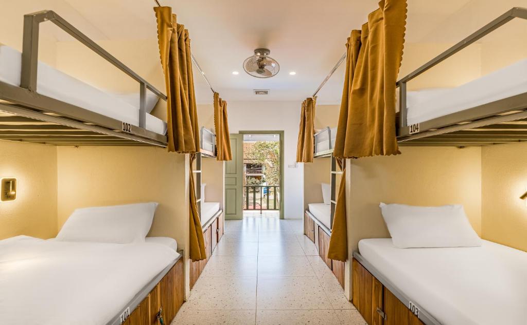 media/images/country-pages/laos/luang-prabang-and-nearby/backpacker-basecamp-at-white-elephant-hostel/white-elephant-hostel-2/4328735-1-eng-GB/white-elephant-hostel-2.jpg