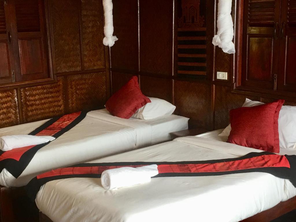 media/images/country-pages/laos/luang-prabang-and-nearby/backpacker-luang-prabang-to-chiang-mai-connect-and-stay/mekong-riverside-lodge-room/4146444-1-eng-GB/mekong-riverside-lodge-room.jpg