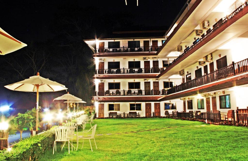 media/images/country-pages/laos/luang-prabang-and-nearby/comfort-luang-prabang-to-chiang-mai-connect-and-stay/namkhong-riverside-hotel-front/4183560-1-eng-GB/namkhong-riverside-hotel-front.jpg
