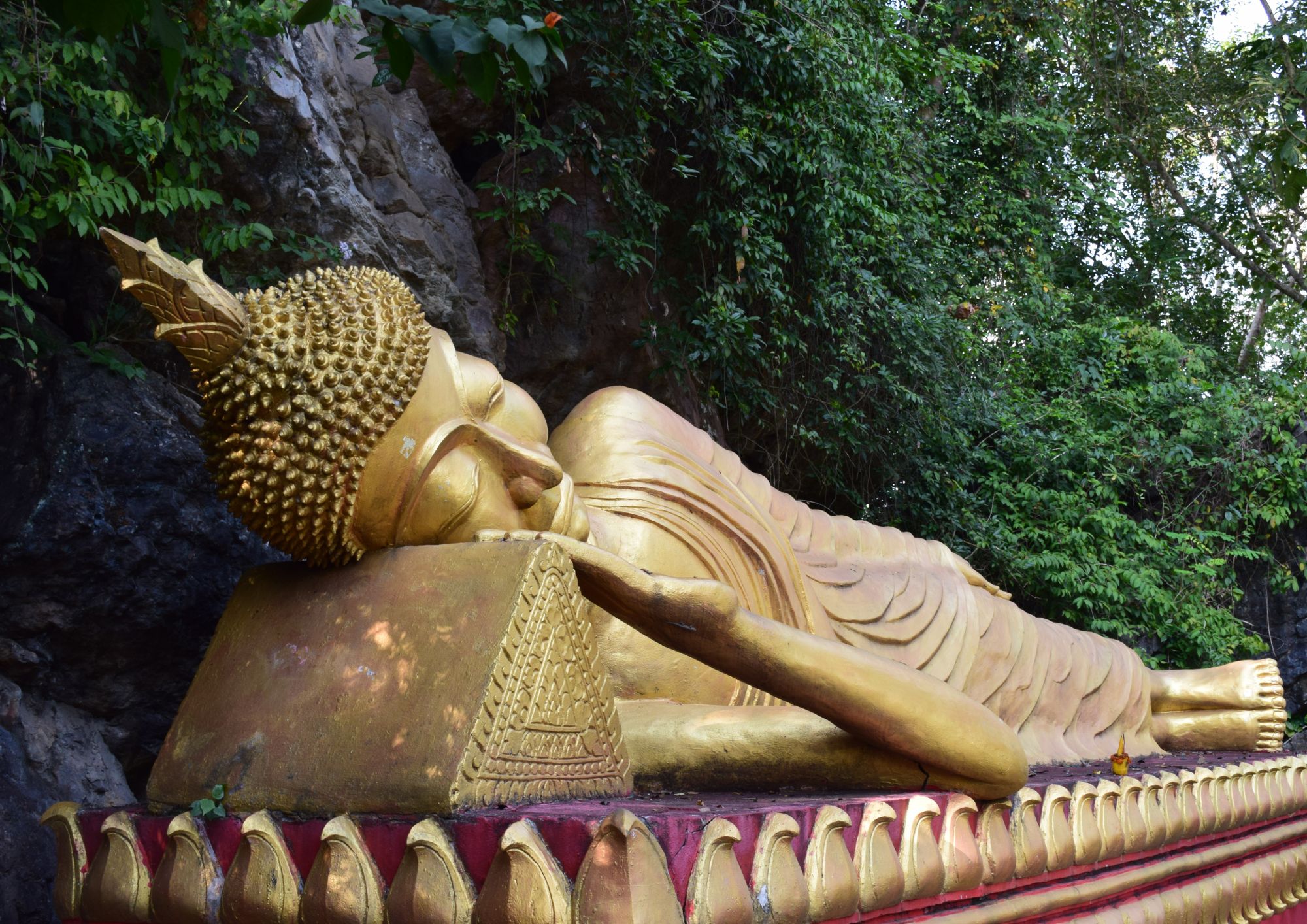 media/images/country-pages/laos/luang-prabang-and-nearby/trips/kuang-si-waterfall-experience/kuang-si-waterfall-experience-1-phou-si/3656134-1-eng-GB/kuang-si-waterfall-experience-1-phou-si.jpg