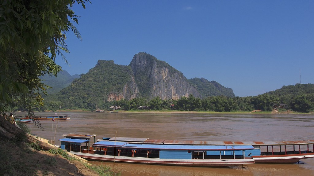 media/images/country-pages/laos/luang-prabang-and-nearby/trips/pak-ou-cave-excursion/boats-mooring/3429805-1-eng-GB/boats-mooring.jpg