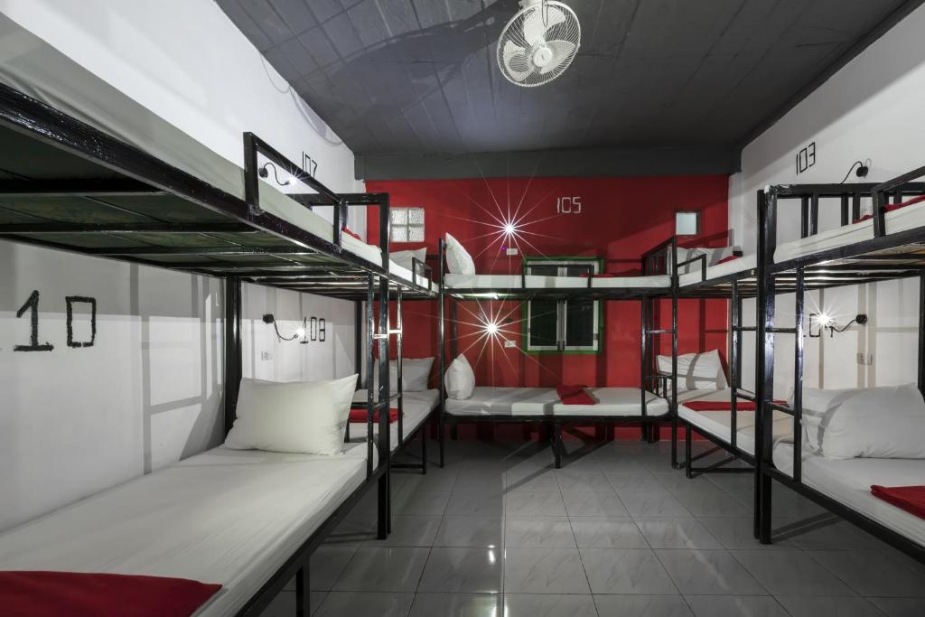 media/images/country-pages/laos/the-northeast/backpacker-basecamp-at-rock-vang-vieng-hostel/189241848/3415801-1-eng-GB/189241848.jpg