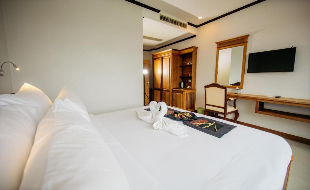 media/images/country-pages/laos/the-northeast/comfort-basecamp-at-sisombath-plaza-hotel-2ad-1eb-0cs/sisombath-plaza-hotel-double-room2/3970275-1-eng-GB/sisombath-plaza-hotel-double-room2.jpg