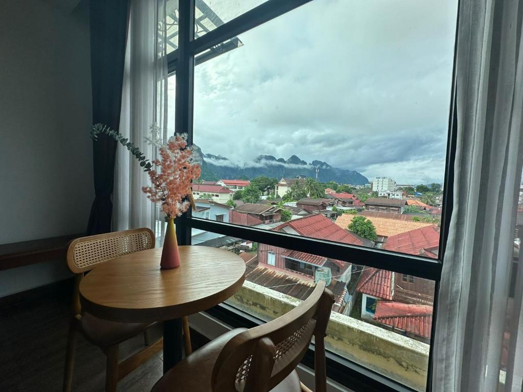 media/images/country-pages/laos/the-northeast/comfort-basecamp-at-top-view-hotel/482137776/3457381-1-eng-GB/482137776.jpg