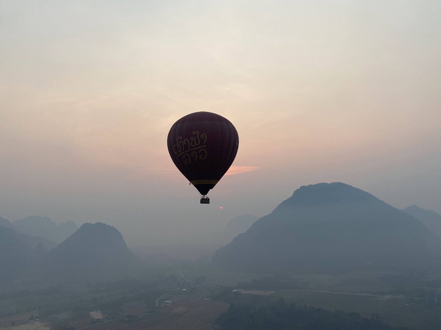 media/images/country-pages/laos/the-northeast/hot-air-balloon-experience/hot-air-balloon-experience-4/4375162-1-eng-GB/hot-air-balloon-experience-4.jpg