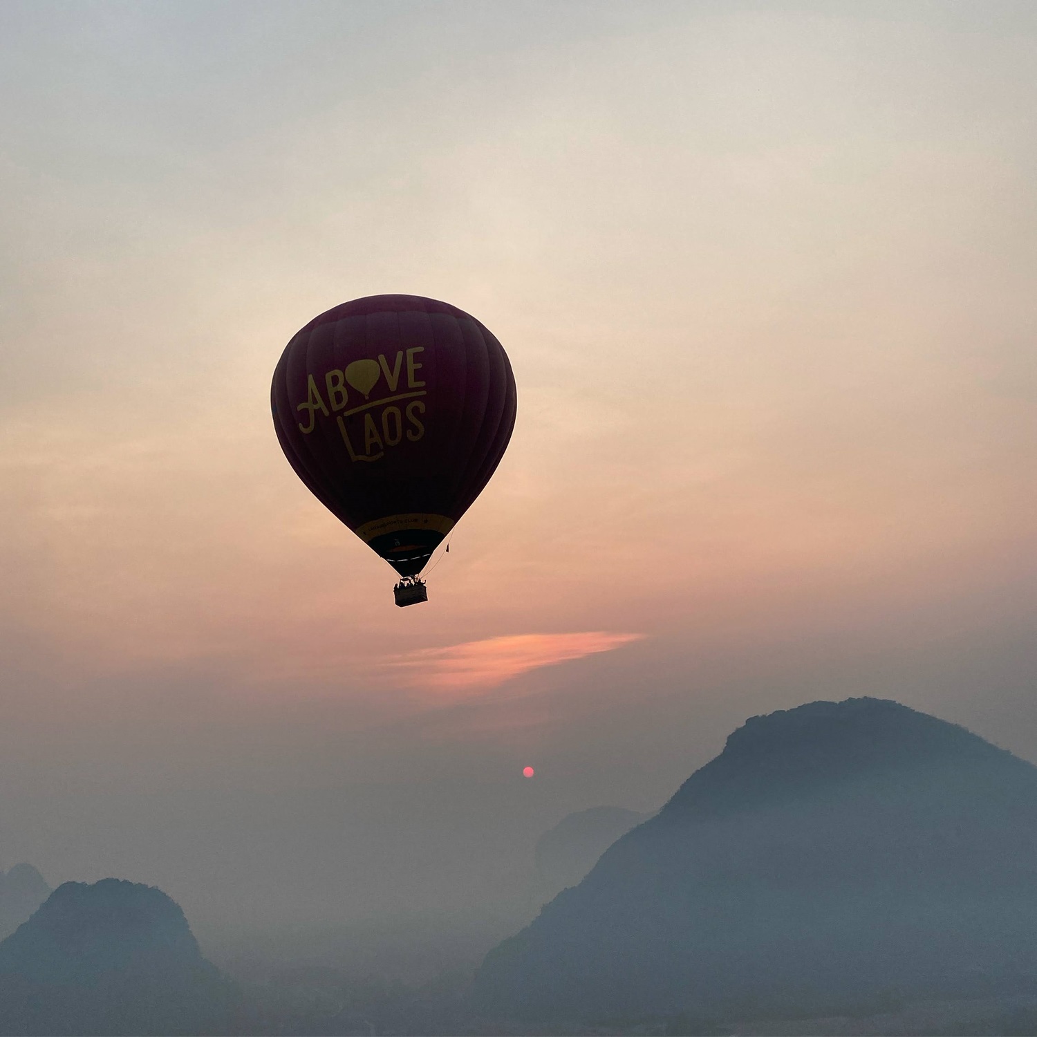 media/images/country-pages/laos/the-northeast/hot-air-balloon-experience/hot-air-balloon-experience-5/4375168-1-eng-GB/hot-air-balloon-experience-5.jpg
