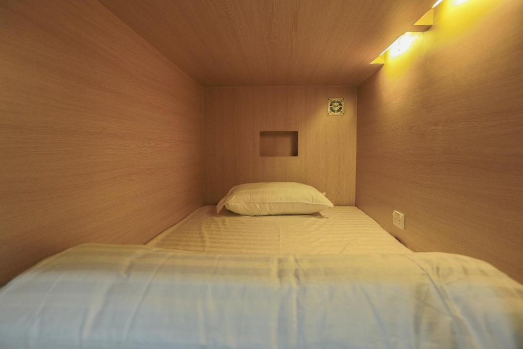 media/images/country-pages/laos/vientiane-and-nearby/backpacker-basecamp-at-petit-espace-hostel/beds2/3422646-1-eng-GB/beds2.jpg