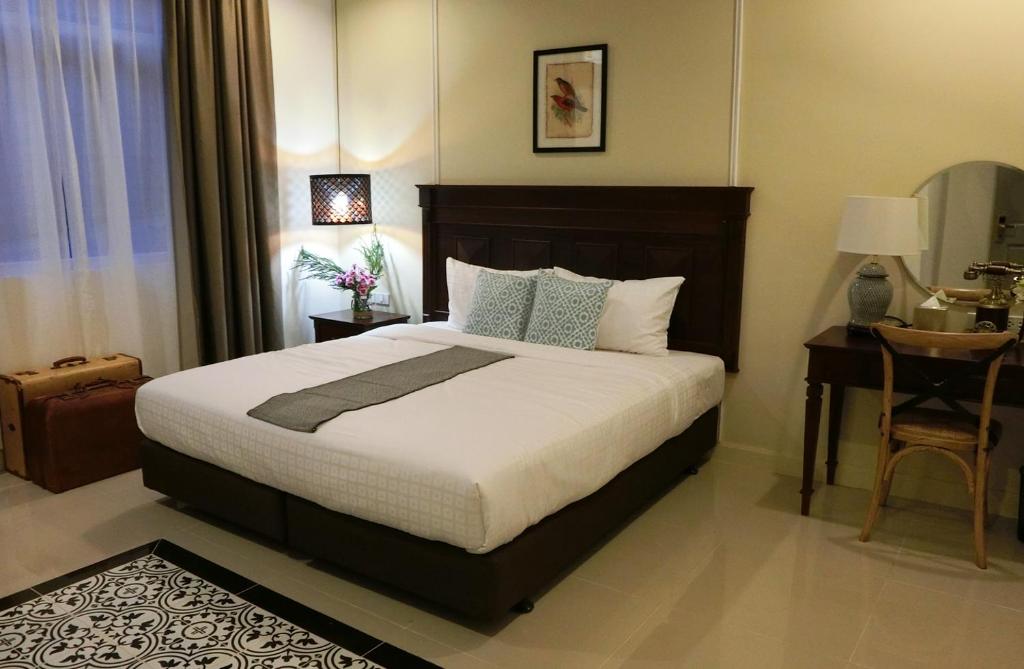 media/images/country-pages/laos/vientiane-and-nearby/comfort-basecamp-at-bloom-hotel/130407592/3417191-1-eng-GB/130407592.jpg