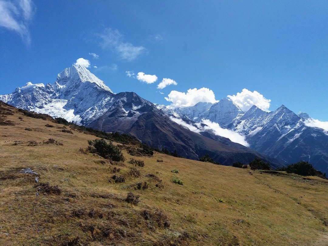 media/images/country-pages/nepal/kathmandu-nearby/trips/beauty-of-khumbu-everest-teahouse-trek/pic-7/2935226-1-eng-GB/pic-7.jpg