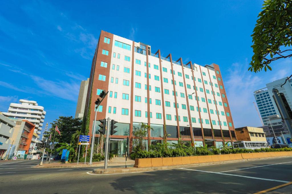 media/images/country-pages/sri-lanka/colombo-and-nearby/basecamps/comfort-basecamp-at-morven-hotel-colombo/comfort-basecamp-at-morven-hotel-colombo-1/3922255-1-eng-GB/comfort-basecamp-at-morven-hotel-colombo-1.jpg