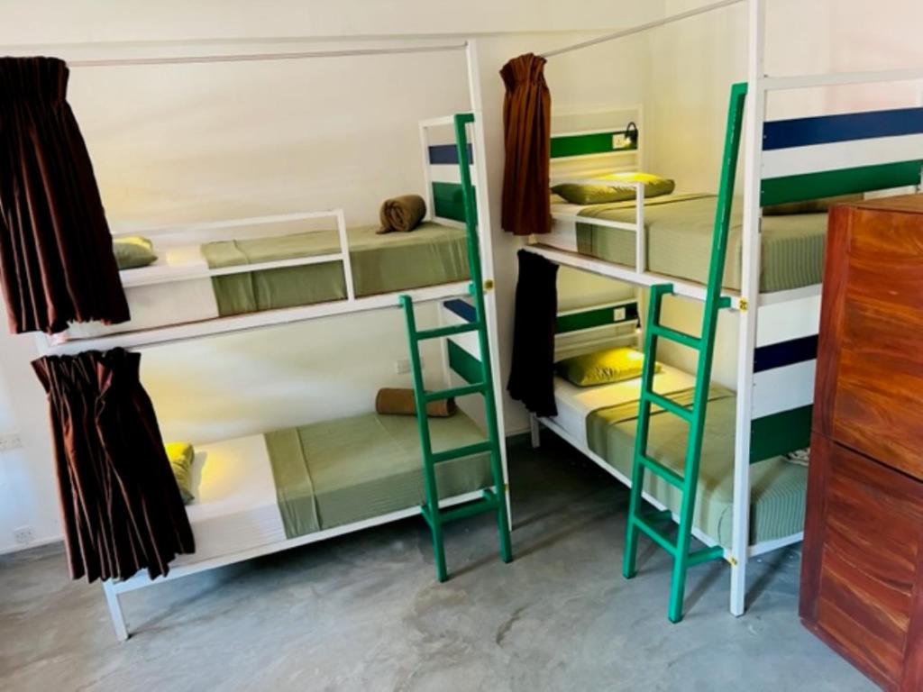 media/images/country-pages/sri-lanka/kandy-and-nearby/kandy-and-nearby-basecamps/backpacker-basecamp-at-downtown-hostels-ella/backpacker-basecamp-at-downtown-hostel-ella-4/3922952-1-eng-GB/backpacker-basecamp-at-downtown-hostel-ella-4.jpg