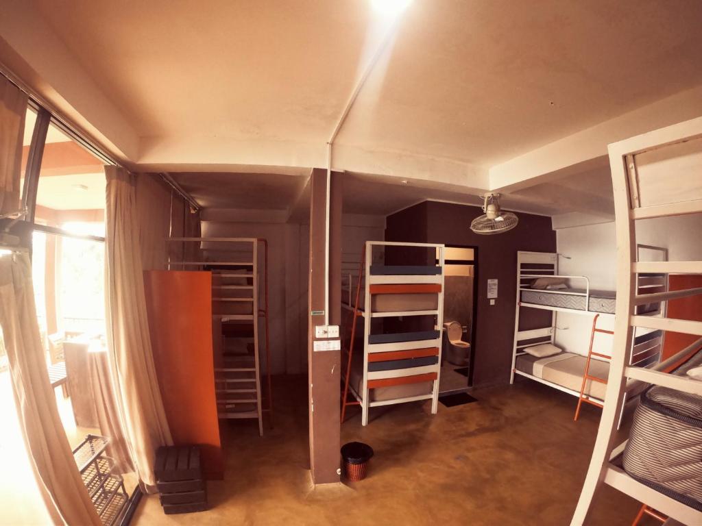 media/images/country-pages/sri-lanka/kandy-and-nearby/kandy-and-nearby-basecamps/hangover-hostels-ella/hangover-hostels-ella-2/2978797-1-eng-GB/hangover-hostels-ella-2.jpg