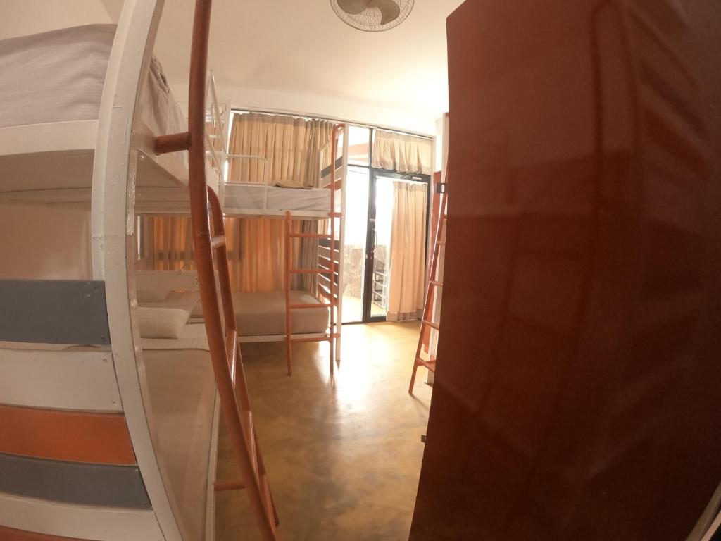 media/images/country-pages/sri-lanka/kandy-and-nearby/kandy-and-nearby-basecamps/hangover-hostels-ella/hangover-hostels-ella-6/2978821-1-eng-GB/hangover-hostels-ella-6.jpg