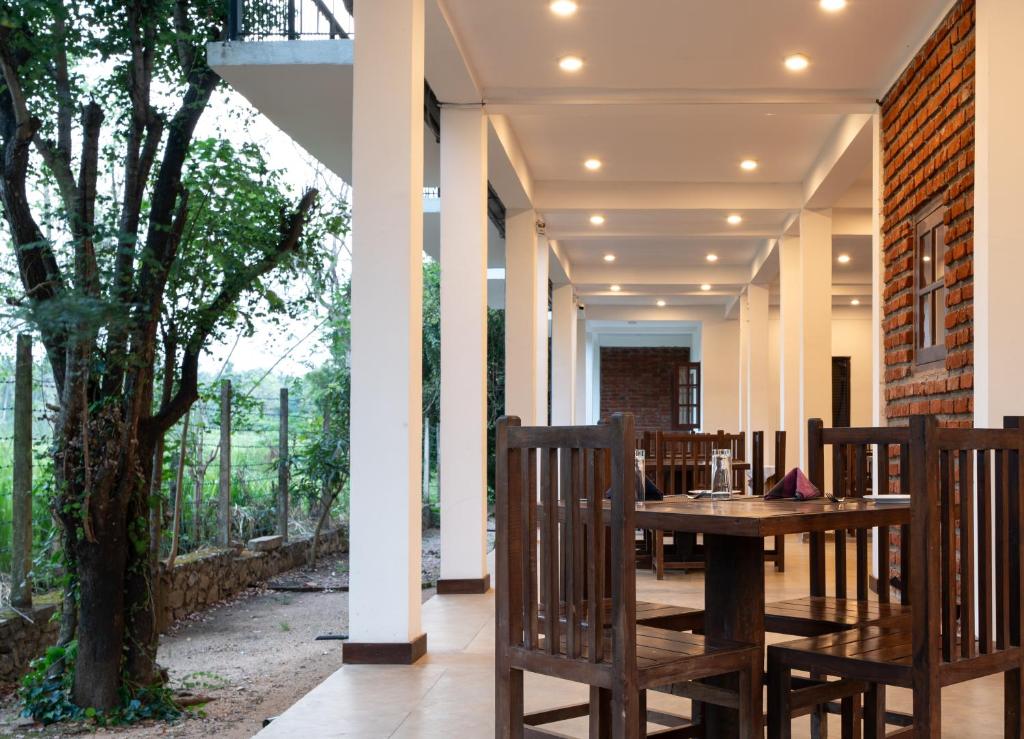 media/images/country-pages/sri-lanka/the-cultural-triangle/basecamps/comfort-basecamps-at-lario-resort-sigiriya/comfort-basecamp-at-lario-hotel-sigiriya-7/3918148-1-eng-GB/comfort-basecamp-at-lario-hotel-sigiriya-7.jpg
