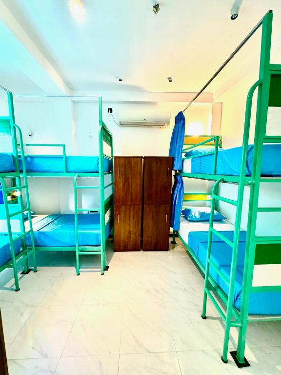 media/images/country-pages/sri-lanka/the-south/basecamps/backpacker-basecamp-at-downtown-hostel-mirissa/backpacker-basecamp-at-downtown-hostel-ella-3/3918357-1-eng-GB/backpacker-basecamp-at-downtown-hostel-ella-3.jpg