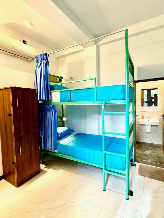 media/images/country-pages/sri-lanka/the-south/basecamps/backpacker-basecamp-at-downtown-hostel-mirissa/backpacker-basecamp-at-downtown-hostel-ella-5/3918369-1-eng-GB/backpacker-basecamp-at-downtown-hostel-ella-5.jpg