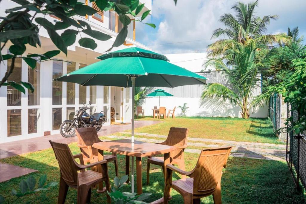 media/images/country-pages/sri-lanka/the-south/basecamps/backpacker-basecamp-at-downtown-hostel-mirissa/backpacker-basecamp-at-downtown-hostel-ella-8/3918387-1-eng-GB/backpacker-basecamp-at-downtown-hostel-ella-8.jpg