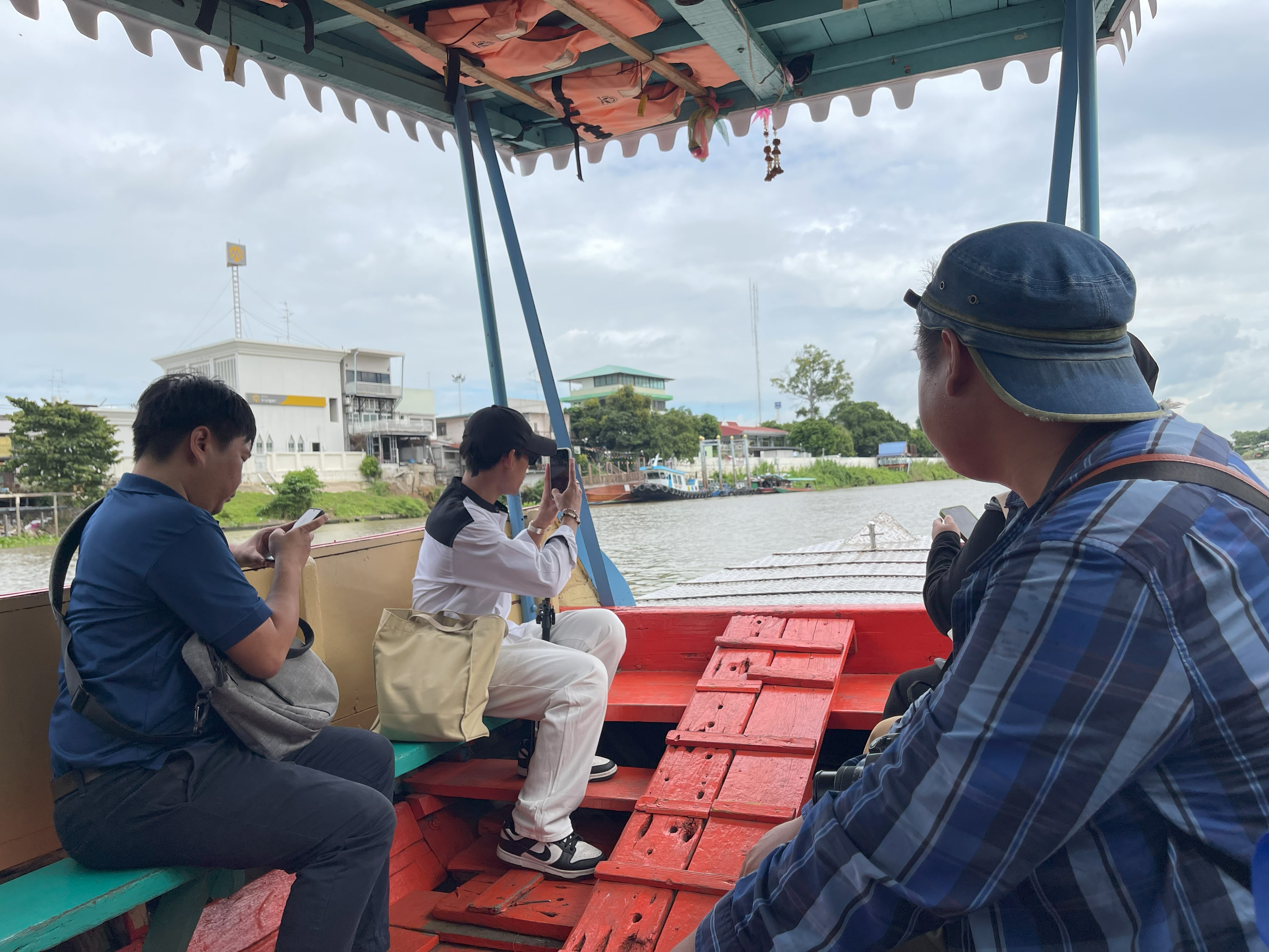 media/images/country-pages/thailand/bangkok-and-nearby/ancient-and-hidden-ayutthaya-by-bike-new/ayutthaya-boat/4167887-1-eng-GB/ayutthaya-boat.jpg