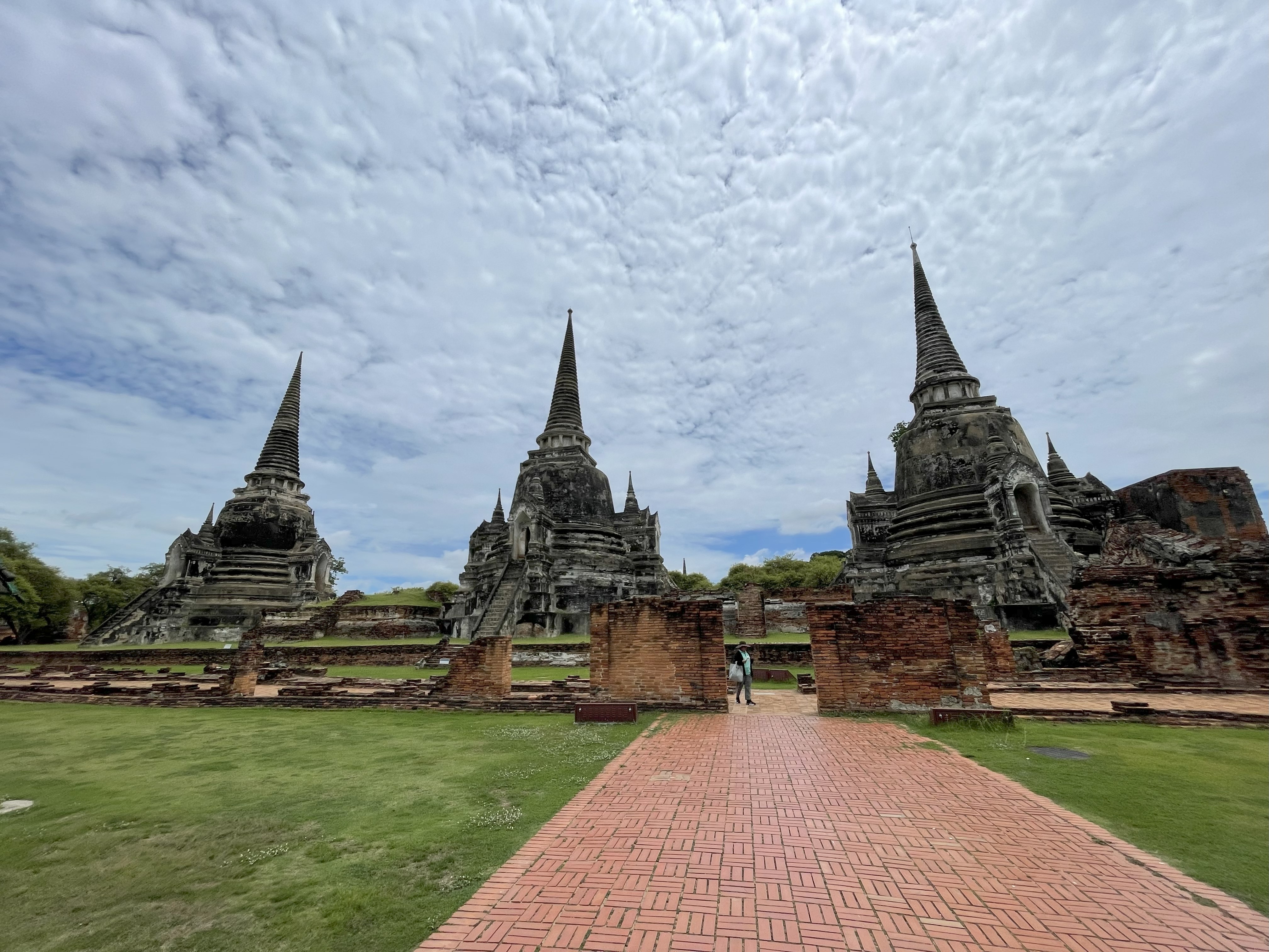 media/images/country-pages/thailand/bangkok-and-nearby/ancient-and-hidden-ayutthaya-by-bike-new/ayutthaya-wat-phra-si-sanphet/4167869-1-eng-GB/ayutthaya-wat-phra-si-sanphet.jpg