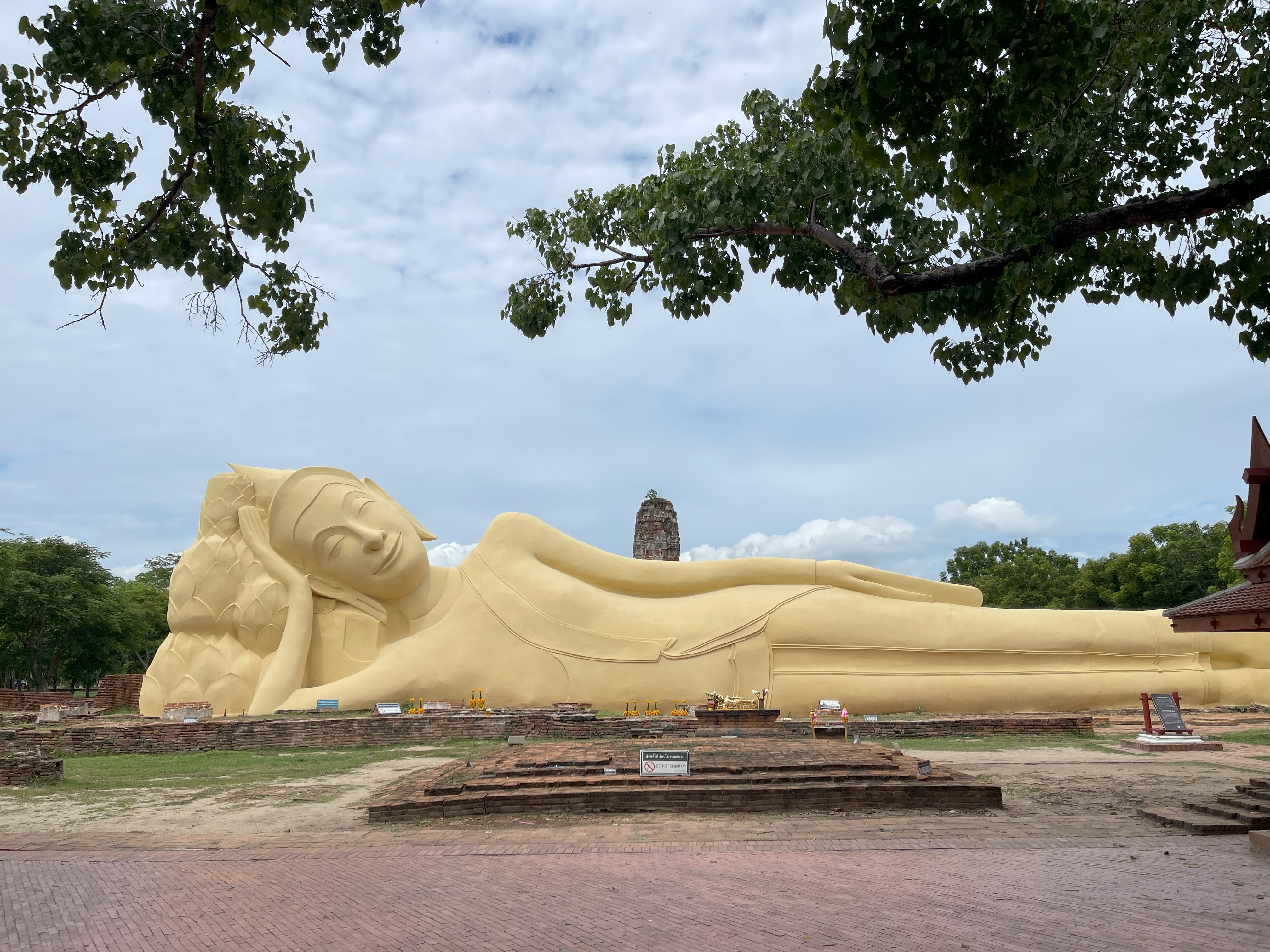 media/images/country-pages/thailand/bangkok-and-nearby/ancient-and-hidden-ayutthaya-by-bike-new/wat-lookayasutharam/4167875-1-eng-GB/wat-lookayasutharam.jpg