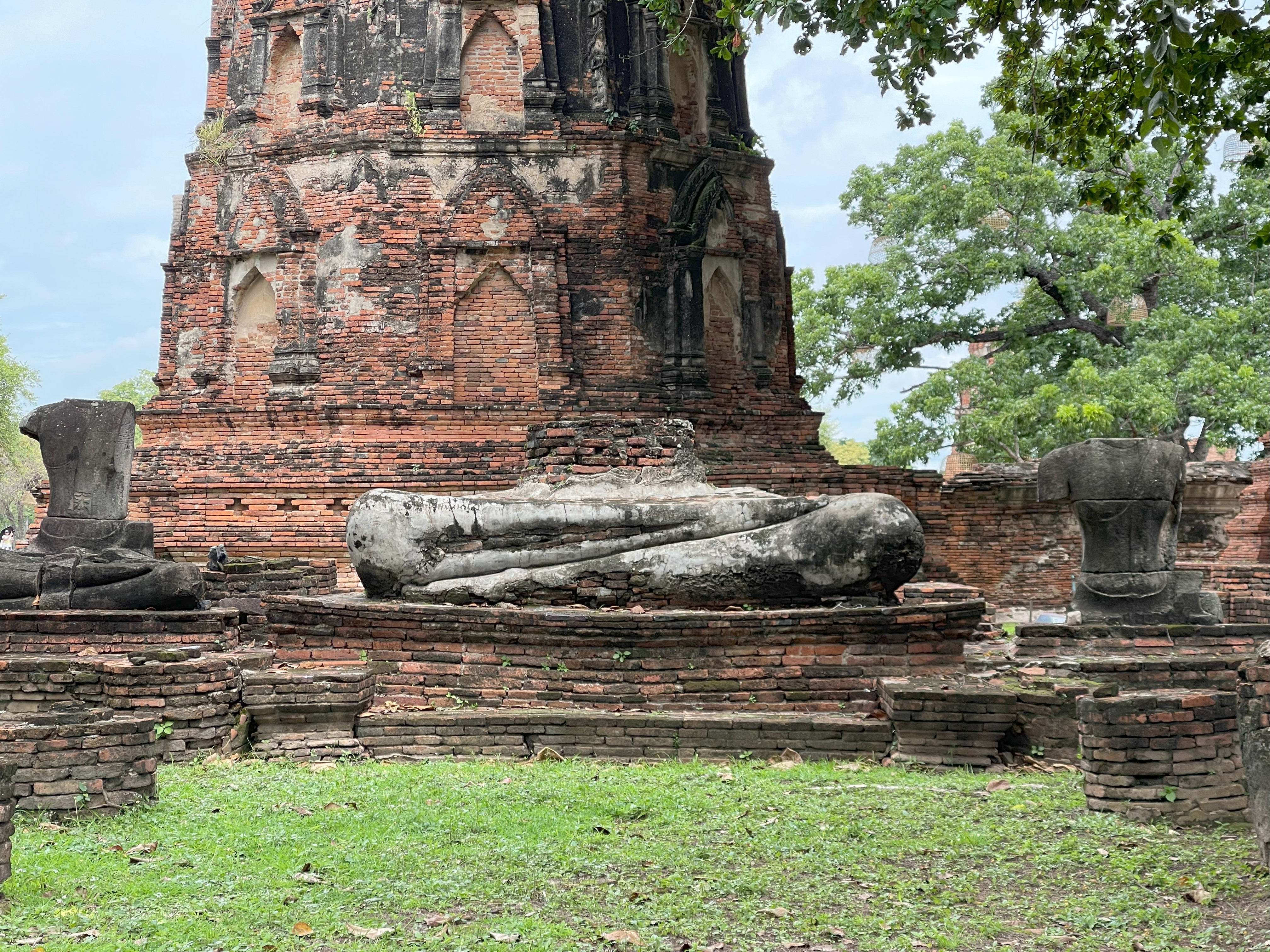 media/images/country-pages/thailand/bangkok-and-nearby/ancient-and-hidden-ayutthaya-by-bike-new/wat-mahathat-4/4167851-1-eng-GB/wat-mahathat-4.jpg