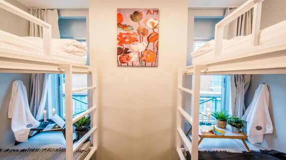 media/images/country-pages/thailand/bangkok-and-nearby/backpacker-bangkok-to-ho-chi-minh-connect-and-stay/chamberlain-4-bed/3424236-1-eng-GB/chamberlain-4-bed.jpg