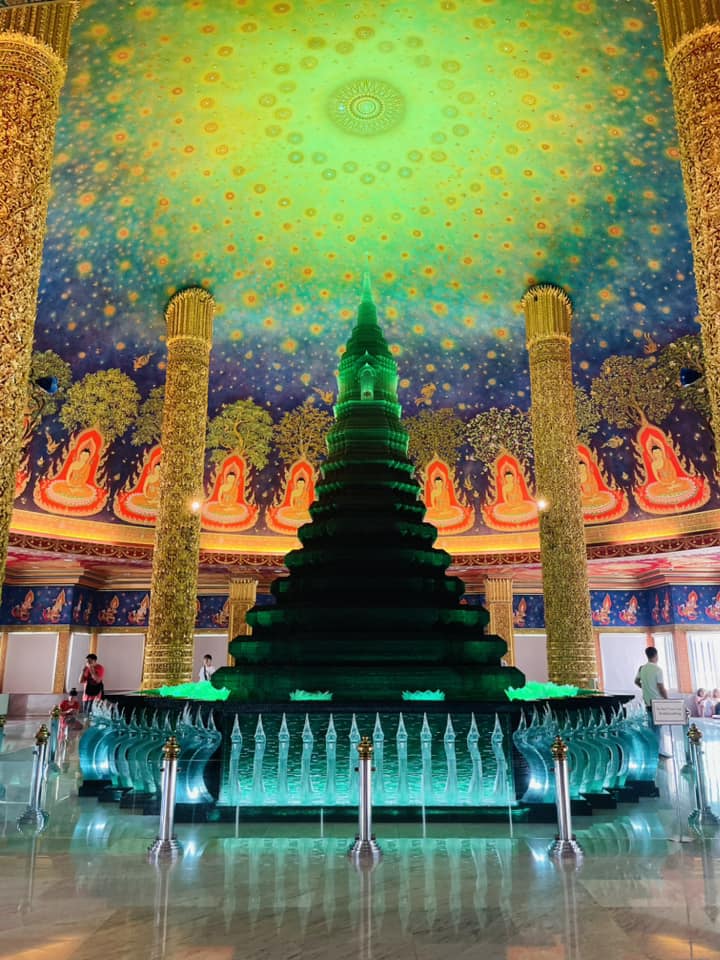 media/images/country-pages/thailand/bangkok-and-nearby/backpacker-best-of-bangkok/phra-mahamongkol/3673477-1-eng-GB/phra-mahamongkol.jpg