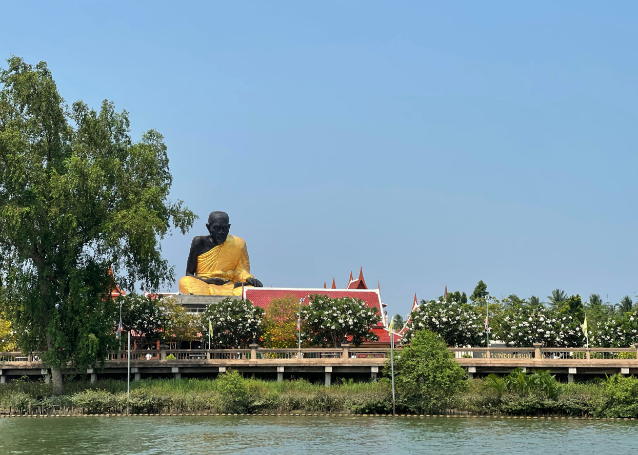 media/images/country-pages/thailand/bangkok-and-nearby/beyond-bangkok-rails-and-markets2/beyond-bangkok-rails-and-markets-2/3847938-1-eng-GB/beyond-bangkok-rails-and-markets-2.png