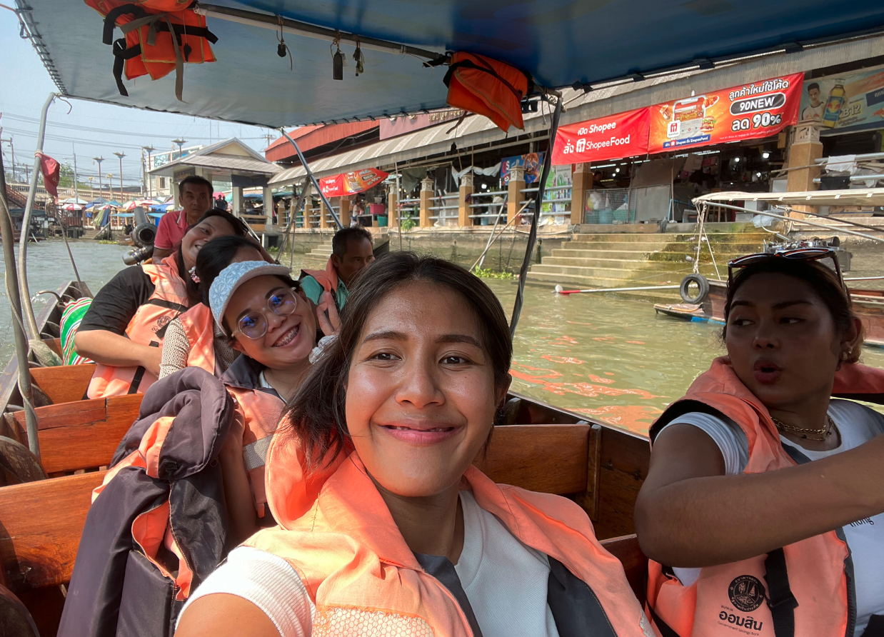 media/images/country-pages/thailand/bangkok-and-nearby/beyond-bangkok-rails-and-markets2/beyond-bangkok-rails-and-markets-3/3847944-1-eng-GB/beyond-bangkok-rails-and-markets-3.png
