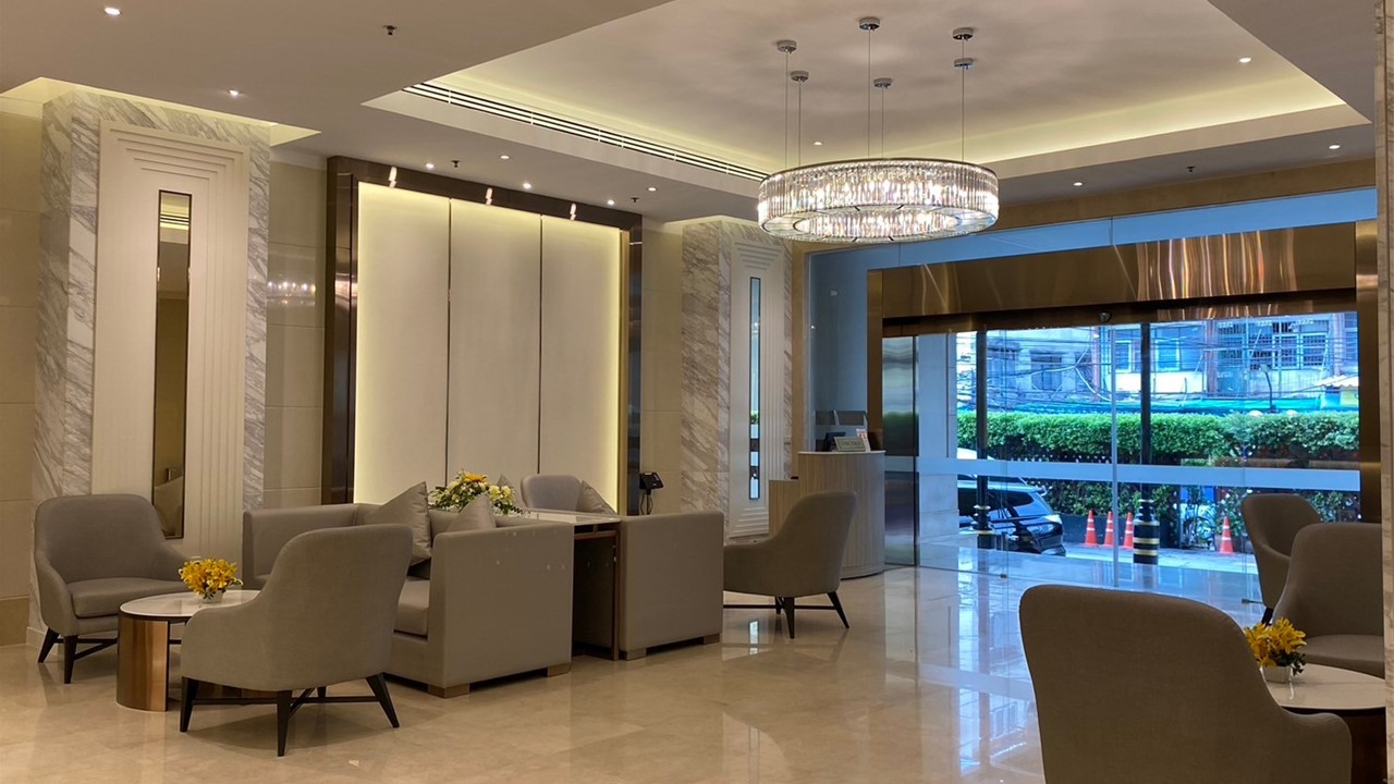 media/images/country-pages/thailand/bangkok-and-nearby/one-night-at-centre-point-silom-in-deluxe-room/centre-point-silom-new-lobby/3900397-1-eng-GB/centre-point-silom-new-lobby.jpg