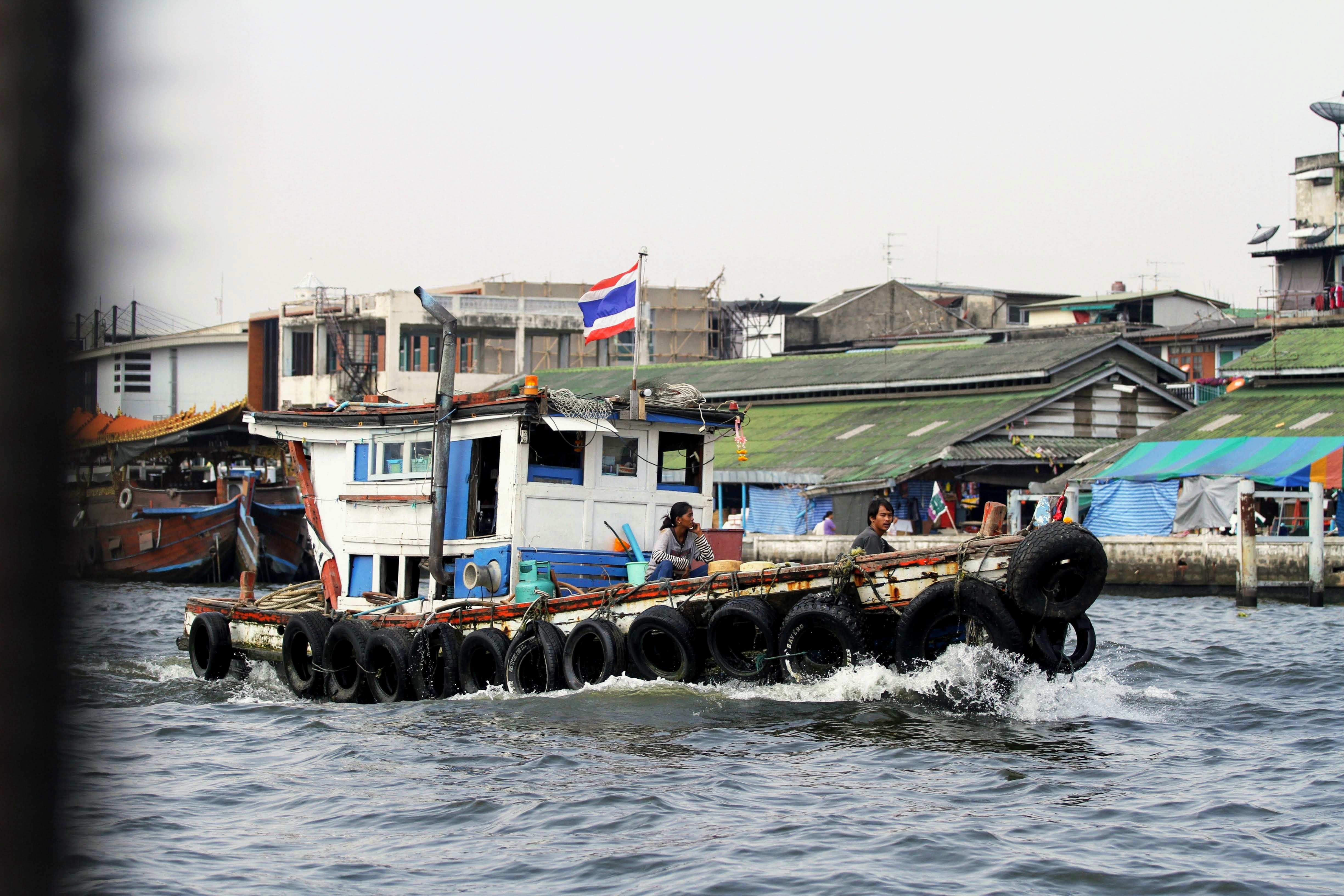 media/images/country-pages/thailand/bangkok-nearby/bangkok-nearby-best-of/comfort-best-of-bangkok-4-days/43.back-on-chao-prayah/2787322-1-eng-GB/43.back-on-chao-prayah.jpg