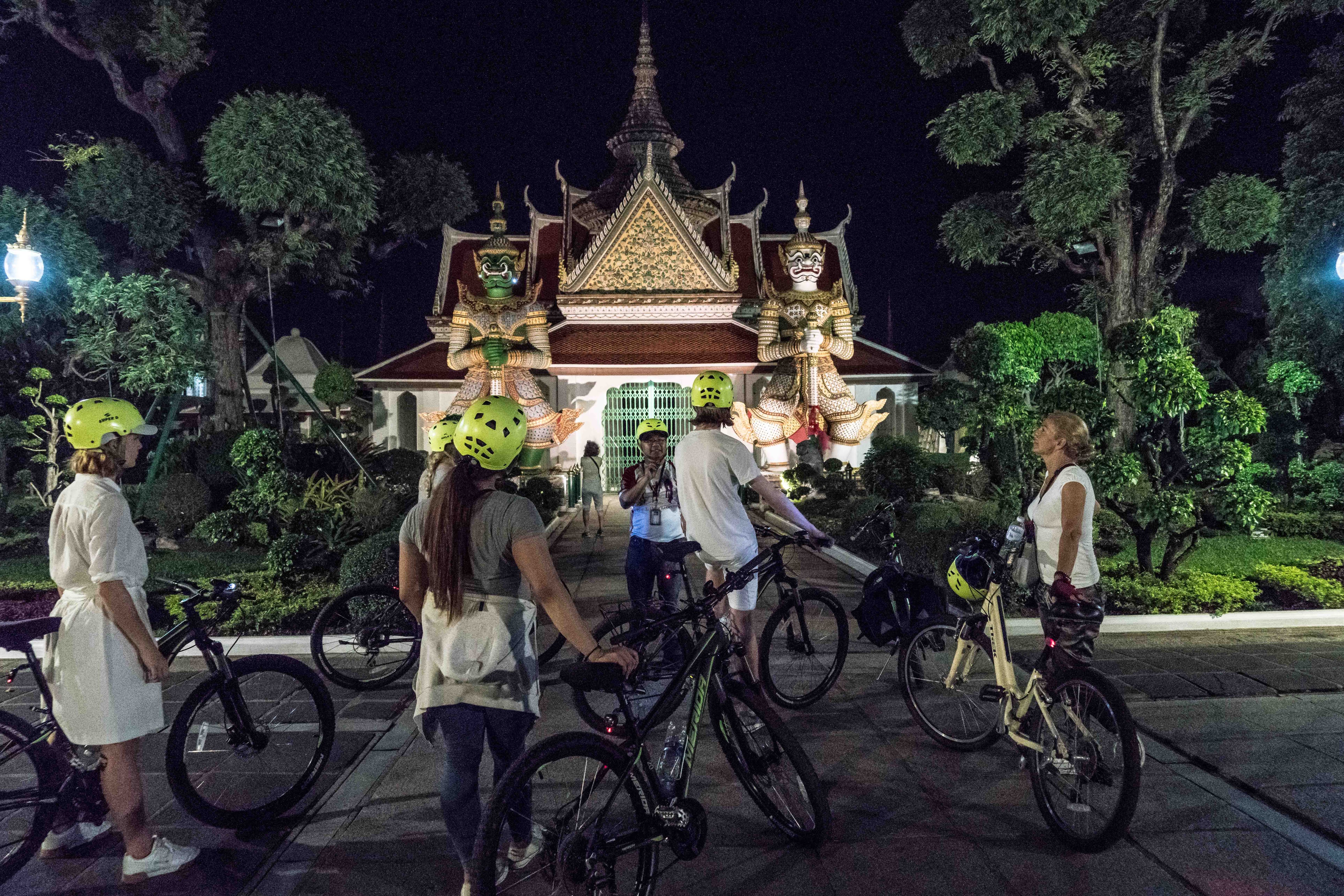 media/images/country-pages/thailand/bangkok-nearby/bangkok-nearby-trips/a-to-z-bangkok-evening-ride-by-bike/a-to-z-bangkok-evening-ride-by-bike-1-7/2859845-1-eng-GB/a-to-z-bangkok-evening-ride-by-bike-1-7.jpg